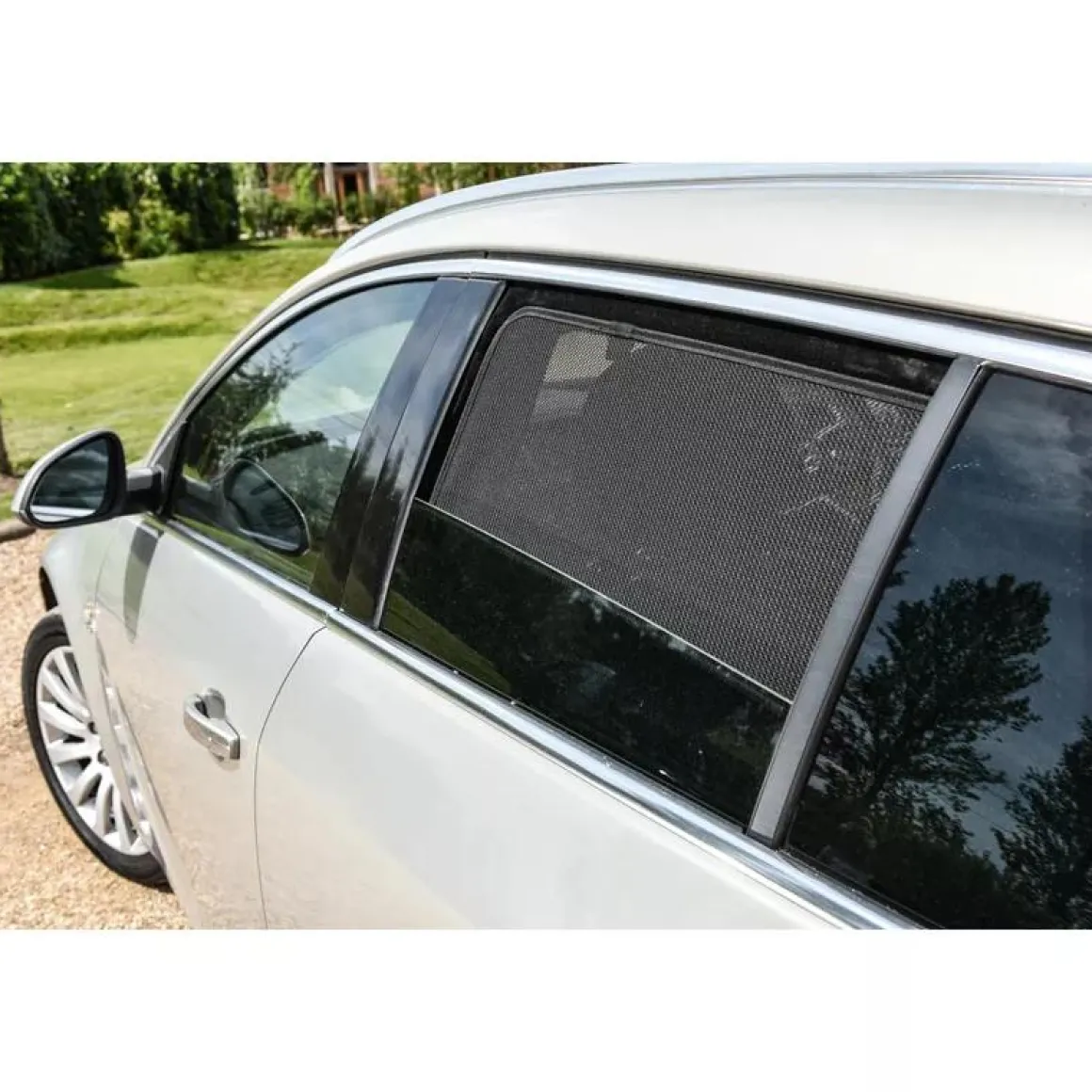 Opel Insignia Sportstourer 2008-2017 - Zonneschermen achterportieren