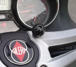 Telefoonhouder op M8 bout motor