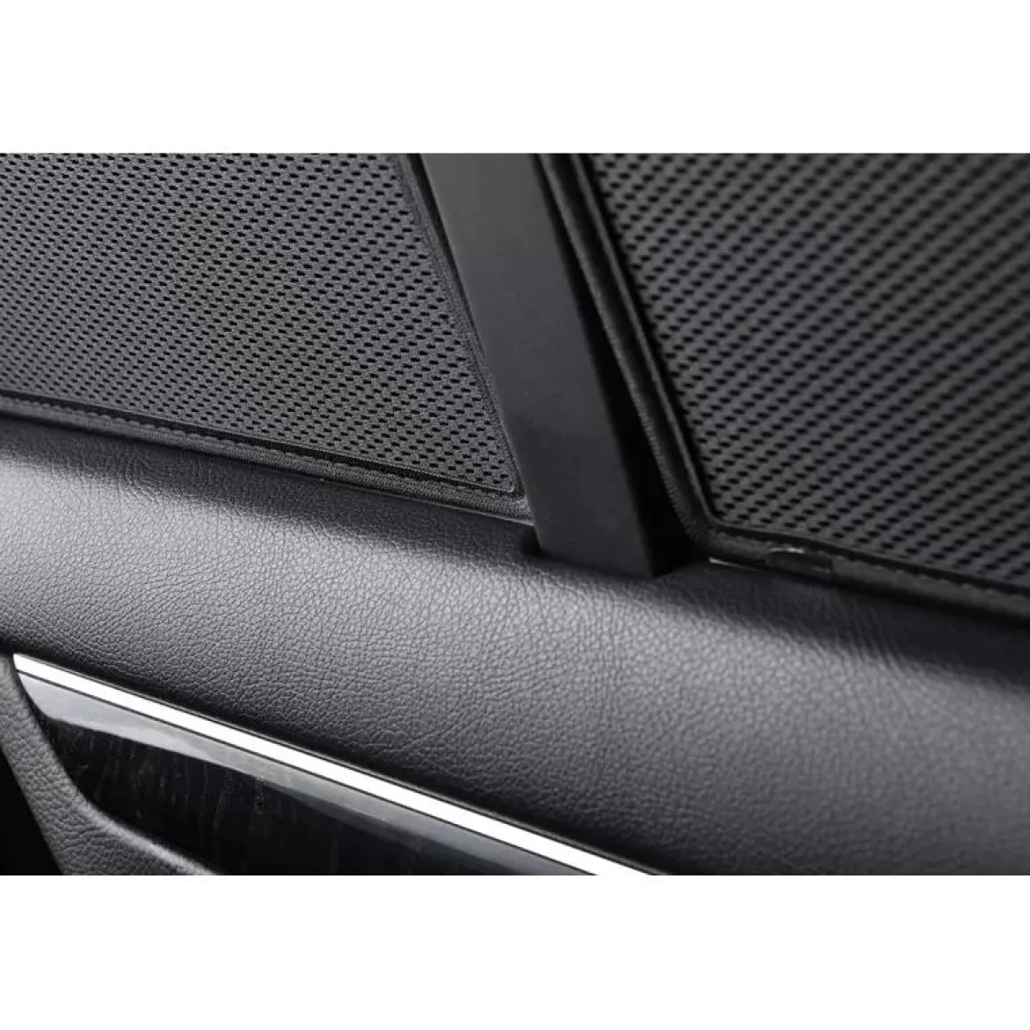 Volkswagen Golf IV Variant 1999-2006 / Bora Variant 1999-2006 - Zonneschermen achterportieren